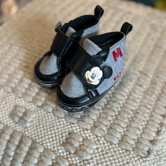 Disney Baby Mickey Mouse Shoes 3-6 months - Picture 1 of 5
